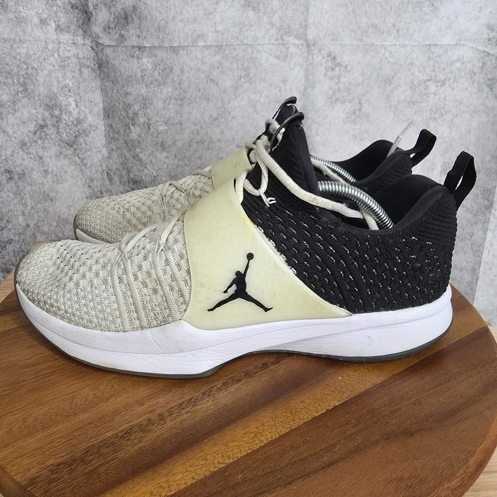 Jordan Trainer 2 Flyknit Sneakers Mens 13 Black White Casual Trainers 921210-110
